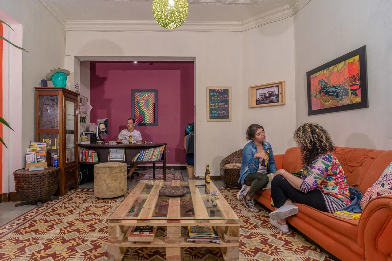 Raiz Hostel Medellin Luaran gambar