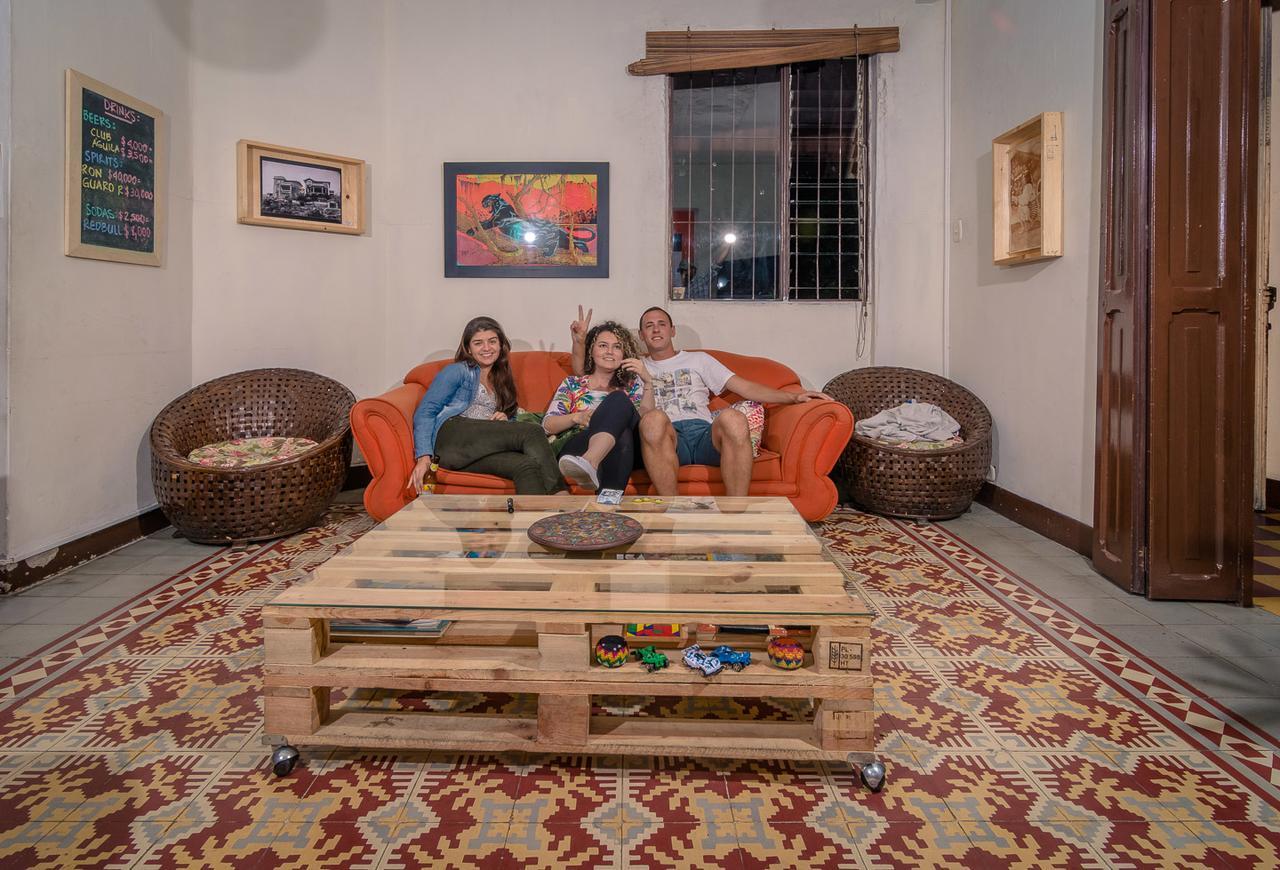 Raiz Hostel Medellin Luaran gambar