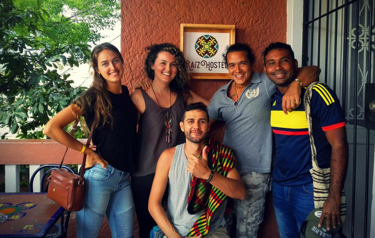 Raiz Hostel Medellin Luaran gambar