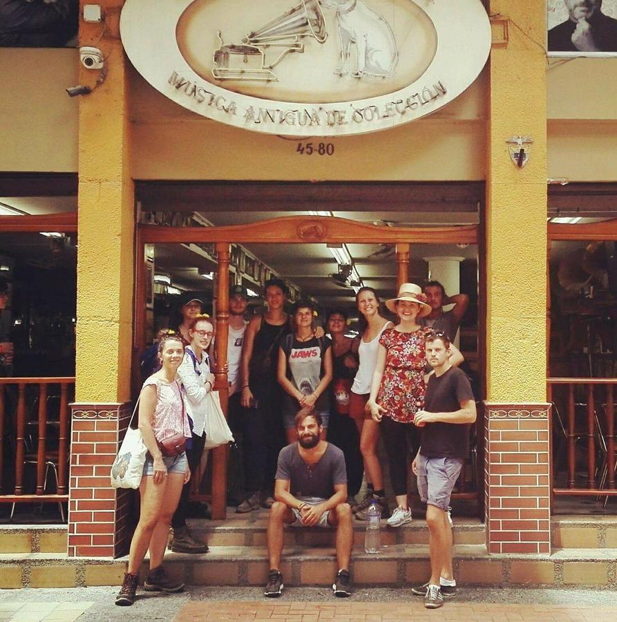 Raiz Hostel Medellin Luaran gambar