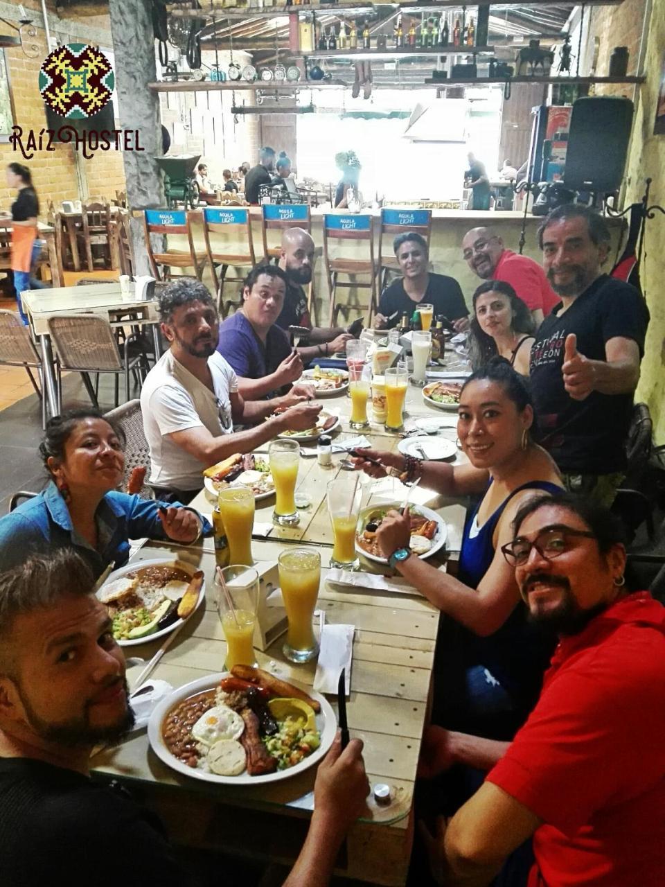 Raiz Hostel Medellin Luaran gambar