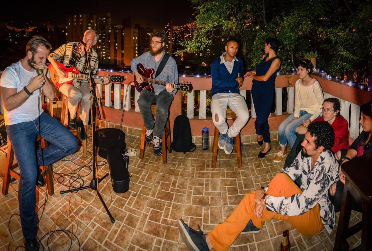 Raiz Hostel Medellin Luaran gambar